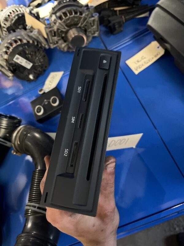 Audi A3 S3 RS3 Radio Control Unit MIB 2 8V1 035 039 B