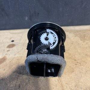 Audi 8V A3 S3 RS3 Dashboard Air Vent 81A 820 901 B - Image 2