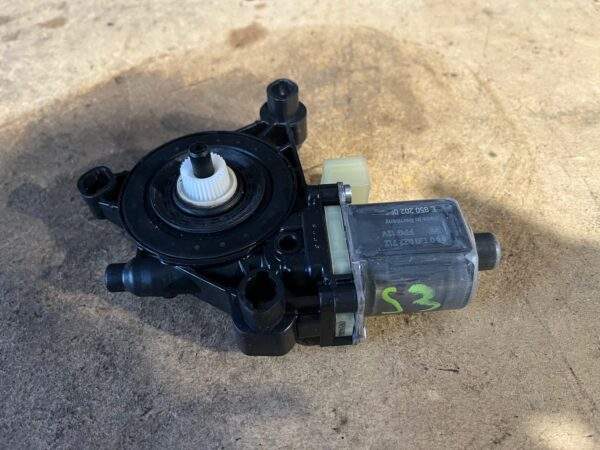 Audi 8V A3 S3 RS3 Rear Passenger Window Regulator Motor 5Q0 959 802