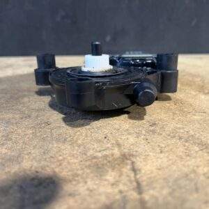 Audi 8V A3 S3 RS3 Rear Passenger Window Regulator Motor 5Q0 959 802 - Image 4