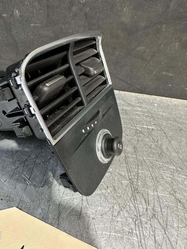 Audi 8V A3 S3 RS3 Rear Centre Console Air Vent 8V0 857 042