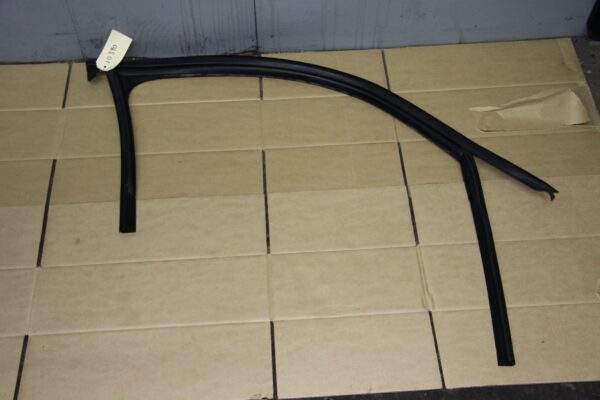 Audi 8V S3 Front Right Drivers Side Door Window Channel Seal 8V5 837 440