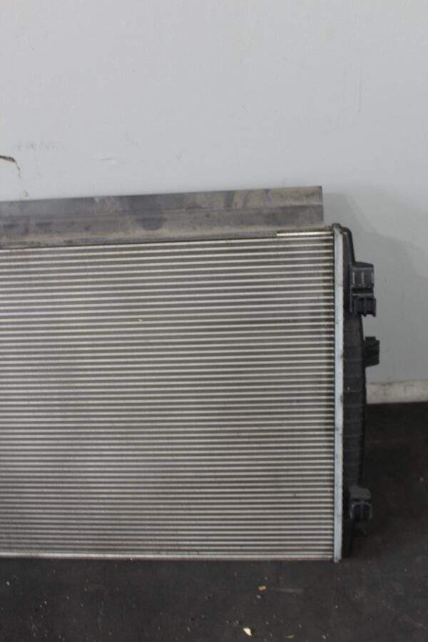 Audi Volkswagen Radiator 5Q0 121 251 EM