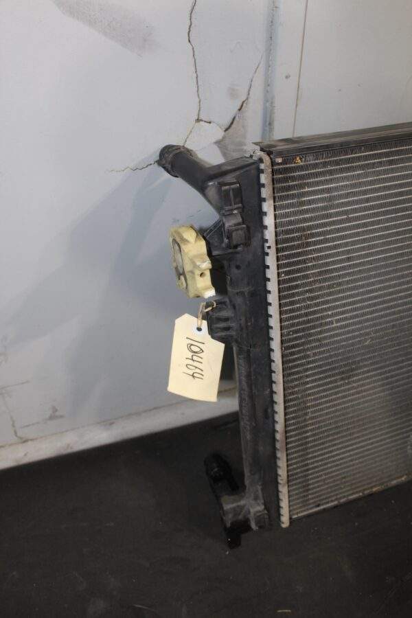 Audi Volkswagen Radiator 5Q0 121 251 GC