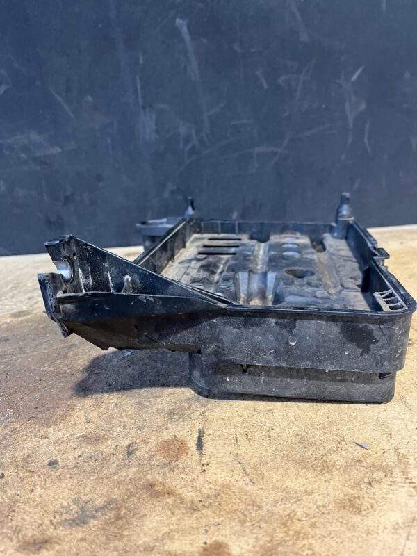 Volkswagen Mk7 Golf Battery Tray 5Q0 915 321 J