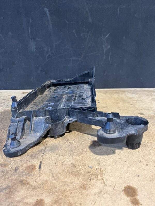 Volkswagen Mk7 Golf Battery Tray 5Q0 915 321 J