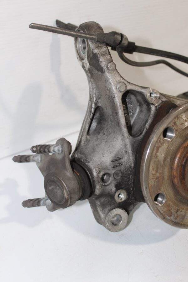 Audi 8V S3 / Volkswagen Mk7 Golf R Front Right Knuckle Hub Carrier 5Q0 407 258 A