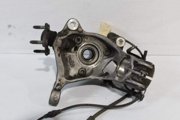 Audi 8V S3 / Volkswagen Mk7 Golf R Front Right Knuckle Hub Carrier 5Q0 407 258 A