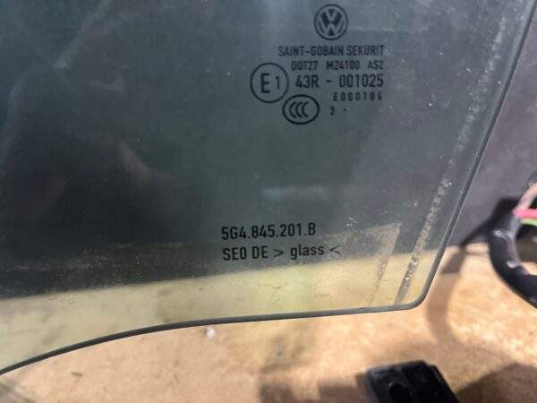 Volkswagen Mk7 Golf TSi GTi R Front Passanger LH Glass Window 5G4 845 201 B