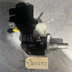 Volkswagen Audi Brake Master Cylinder 8E0 611 021 - Image 2