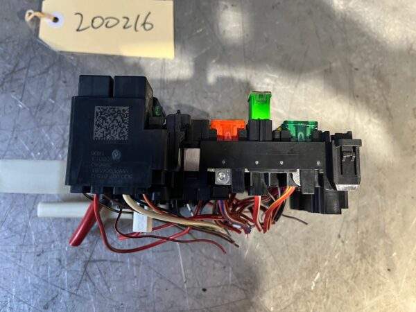 Volkswagen Golf Mk7 R Relay Fuse Box 5Q0 937 615 C