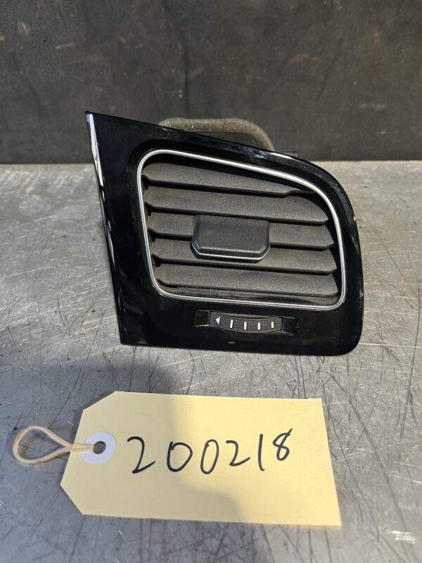 Volkswagen Golf Mk7 Dashboard Air Vent Gloss Black 5G2819704H 5G2819248B