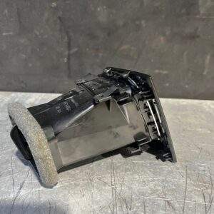 Volkswagen Golf Mk7 Dashboard Air Vent Gloss Black 5G2819704H 5G2819248B - Image 3