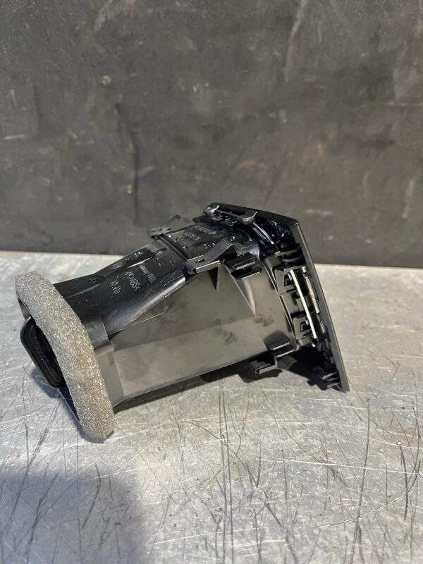 Volkswagen Golf Mk7 Dashboard Air Vent Gloss Black 5G2819704H 5G2819248B