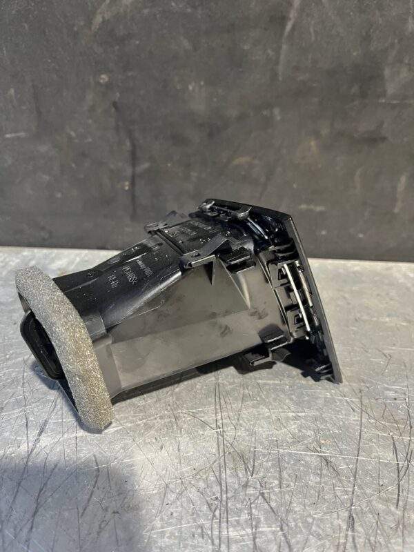 Volkswagen Golf Mk7 Dashboard Air Vent Gloss Black 5G2819704H 5G2819248B