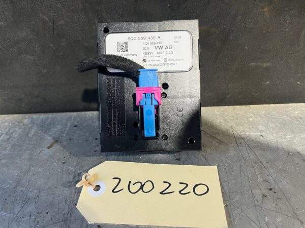 Audi 8V A3 S3 RS3 / Volkswagen Golf GTi R KESSY Start Auth Module Audi RS3 8V KESSY Start Authorisation Control Module 5Q0 959 435 A