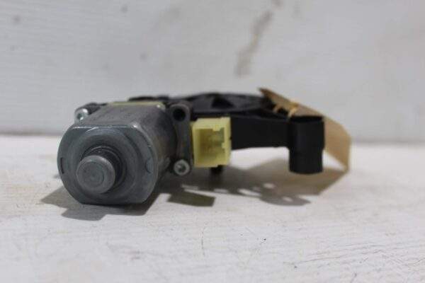 Audi Volkswagen Window Motor Regulator 5Q0959801