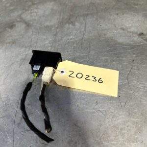 Volkswagen Mk7 Golf USB Port Interface 5G0 035 222 C - Image 2