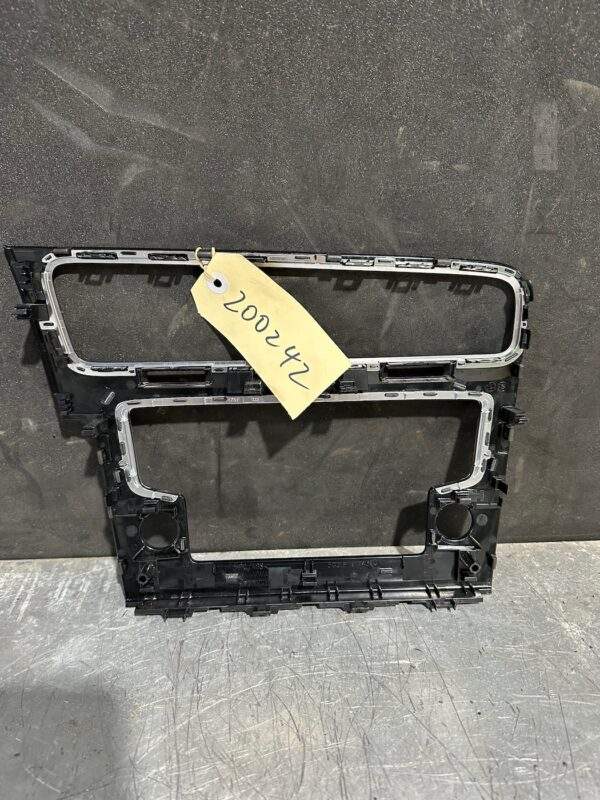 Volkswagen Golf Mk7 Centre Head-unit Trim Surround 5G2 819 743