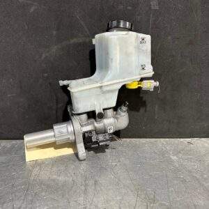Volkswagen Golf Mk7 R Brake Master Cylinder 5Q2 611 301, 1K0 945 459 A - Image 2