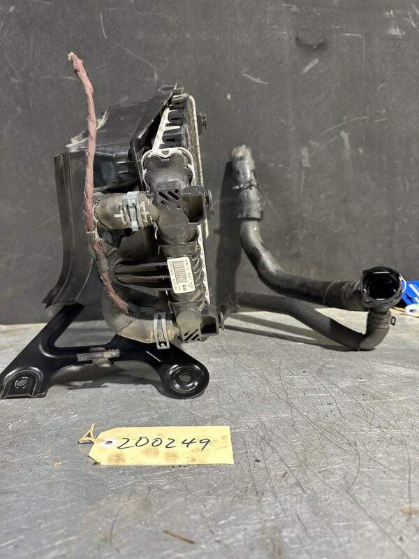 Volkswagen Golf Mk7 R Secondary Aux Radiator Cooler 5Q0 121 253 H