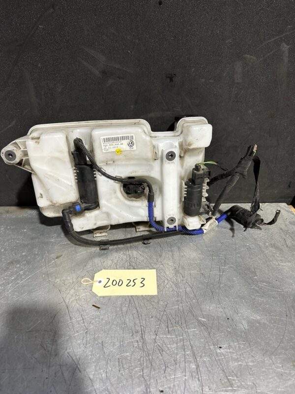 Volkswagen Golf Mk7 Washer Tanks Reservoir with pumps 5Q0 955 449 AE