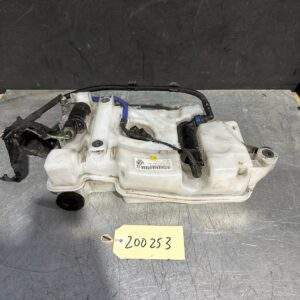 Volkswagen Golf Mk7 Washer Tanks Reservoir with pumps 5Q0 955 449 AE - Image 3
