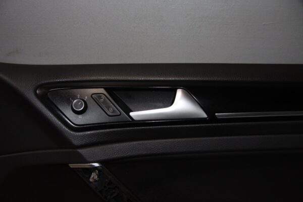 Volkswagen Mk7 Golf R Front Right Card 5G4 867 012