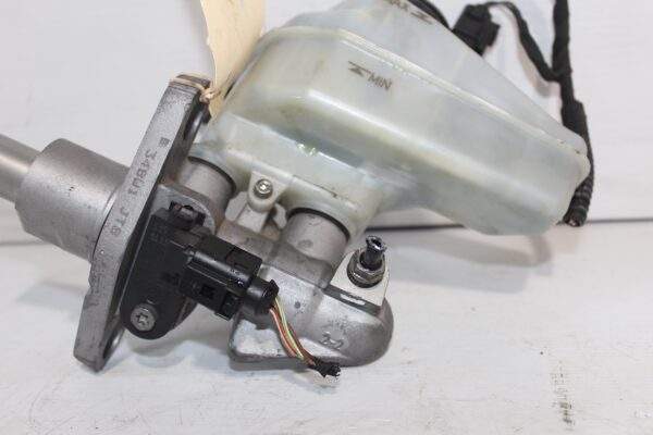 Volkswagen Golf Mk6 GTI Brake Master Cylinder 1K0 945 459 A