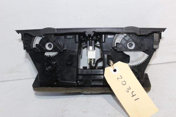 Volkswagen Mk6 Golf Centre Dash Vent With Trim 5K0 819 743 E, 5K0 815 735