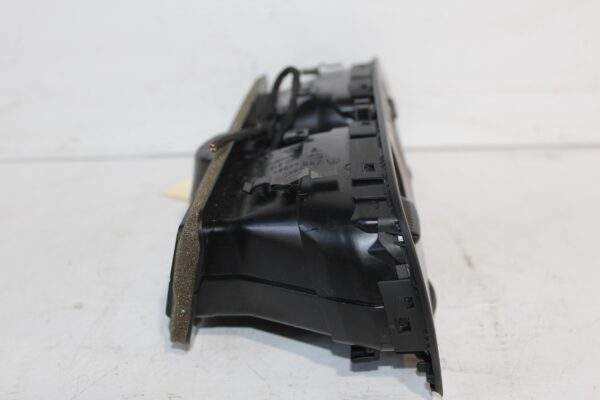 Volkswagen Mk6 Golf Centre Dash Vent With Trim 5K0 819 743 E, 5K0 815 735