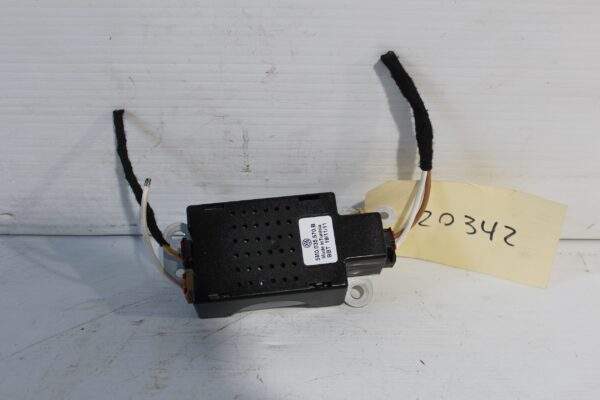 Volkswagen Golf Mk6 Antenna Amplifier Booster Module 5M0 035 570 B