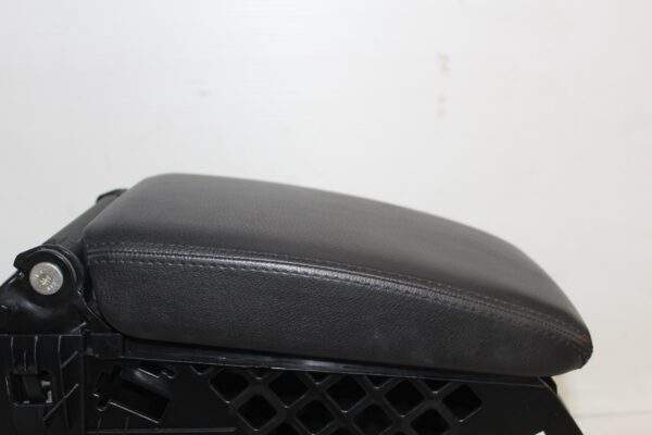 Volkswagen Golf Mk6 Centre Console Arm Rest 1K5 864 251 C