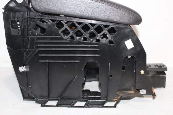Volkswagen Golf Mk6 Centre Console Arm Rest 1K5 864 251 C