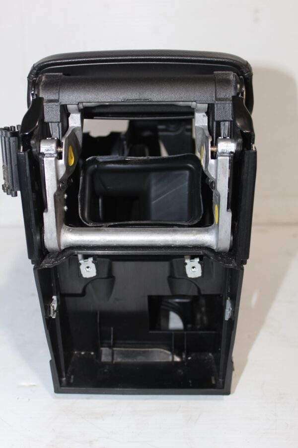 Volkswagen Golf Mk6 Centre Console Arm Rest 1K5 864 251 C