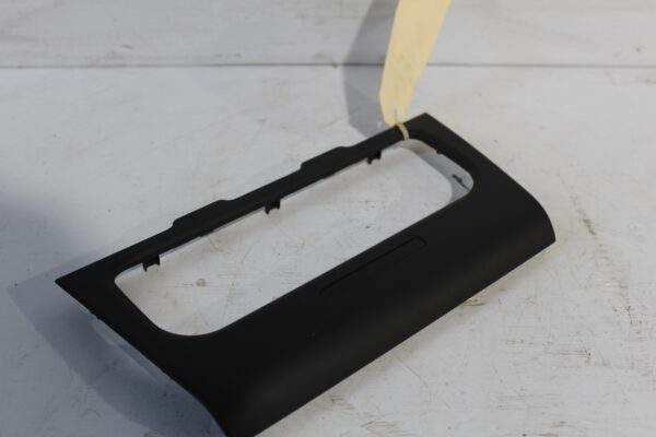 Volkswagen Golf Mk6 Heater Climate Control Unit Trim Bezel 5K0 858 071 M