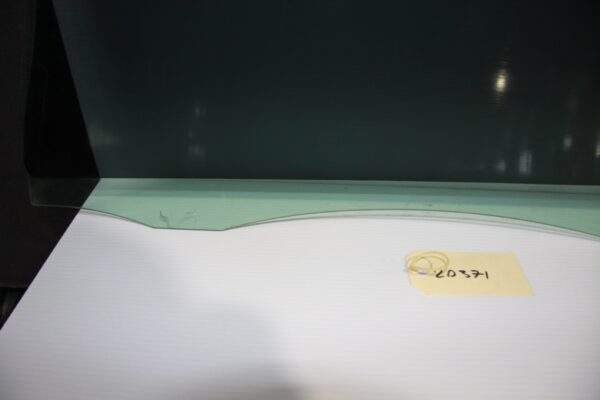 Volkswagen Golf Mk6 Front Passenger Left Window Glass 5K4 845 202 D