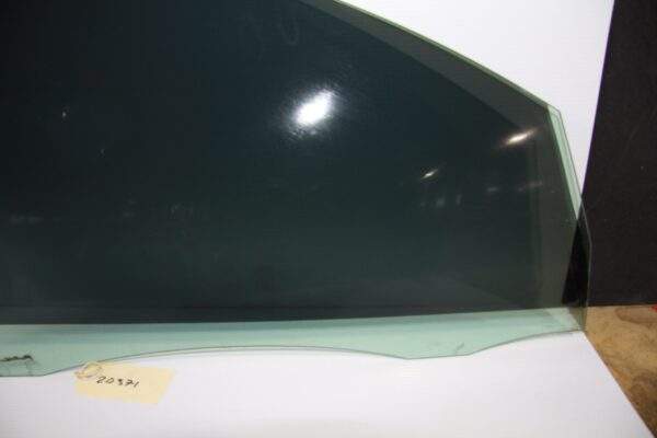 Volkswagen Golf Mk6 Front Passenger Left Window Glass 5K4 845 202 D