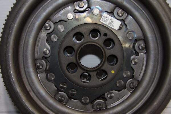 Audi 8V S3 8S tt / Volkswagen MK7 Golf Dual Mass Flywheel 06K 105 266 A