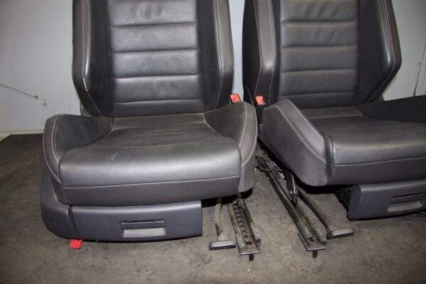 Volkswagen Golf Mk7 R Front Seats Pair - Leather Black