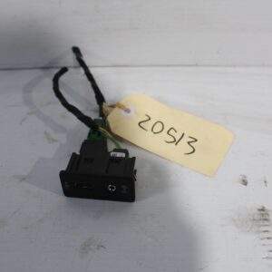 Volkswagen Mk7 Golf USB Port Interface 5G0 035 222 E