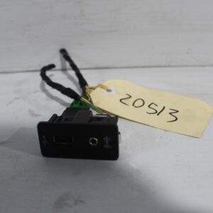 Volkswagen Mk7 Golf USB Port Interface 5G0 035 222 E - Image 4