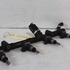 Volkswagen Mk7 Golf R Fuel Rail With Injectors 06K 133 681 A - Image 2