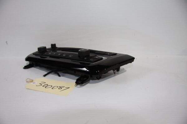 BMW F80 M3 AC Radio Control Panel Unit 61316832881 17313810