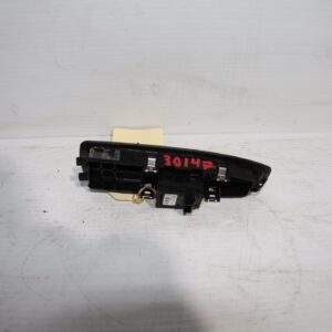 BMW F80 M3 Front Left Passenger Side Power Door Window Switch 9208107 - Image 4