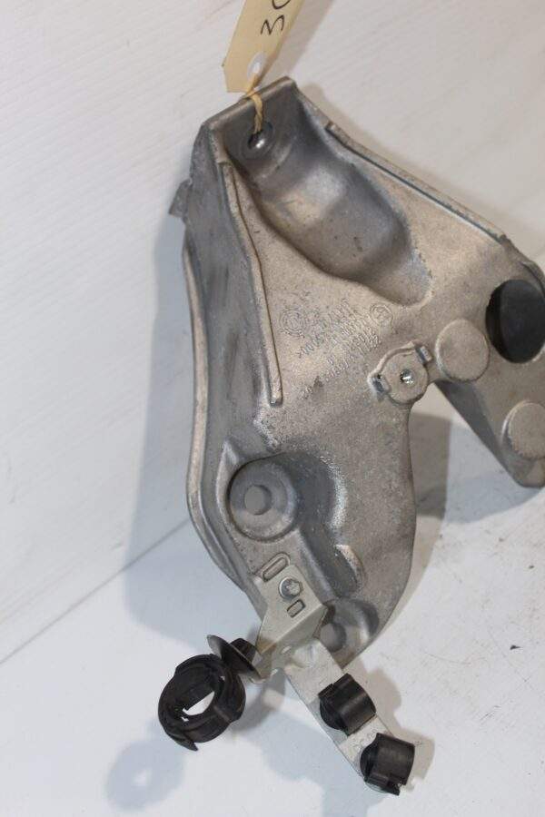 BMW F80 F82 M3 M4 Front Left Engine Bracket 6789093