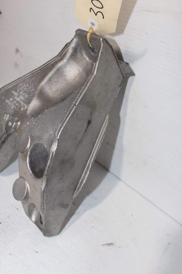 BMW F80 F82 M3 M4 Front Left Engine Bracket 6789093