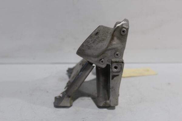 BMW F80 F82 M3 M4 Front Right Engine Bracket 2284204