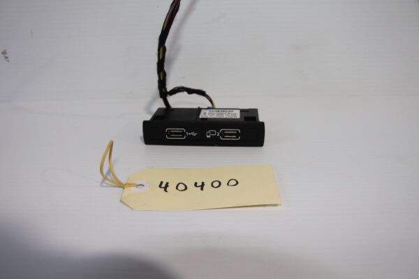 Mercedes Benz A CLA GLA CLE Class USB Connection Hub A172 820 20 00