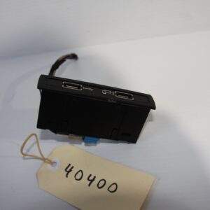 Mercedes Benz A CLA GLA CLE Class USB Connection Hub A172 820 20 00 - Image 4